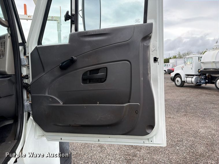 image for item FW3562 2009 International WorkStar 7500 Crew Cab crane truck