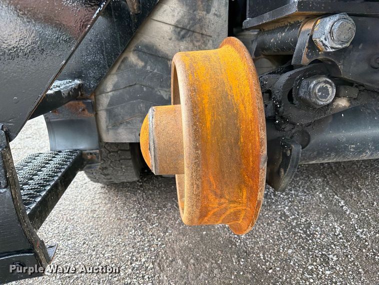 image for item FW3562 2009 International WorkStar 7500 Crew Cab crane truck