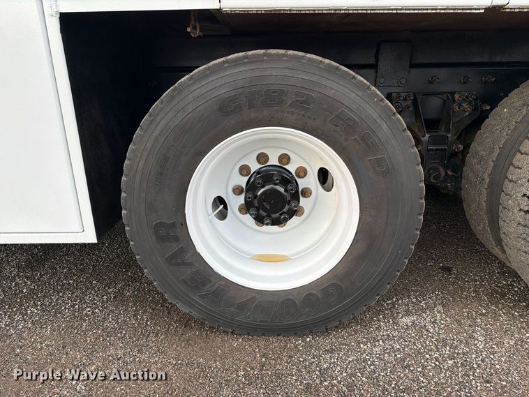image for item FW3562 2009 International WorkStar 7500 Crew Cab crane truck