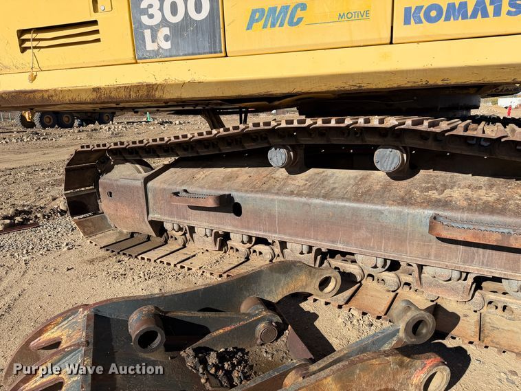image for item IH9482 2006 Komatsu PC300LC-7E0 excavator