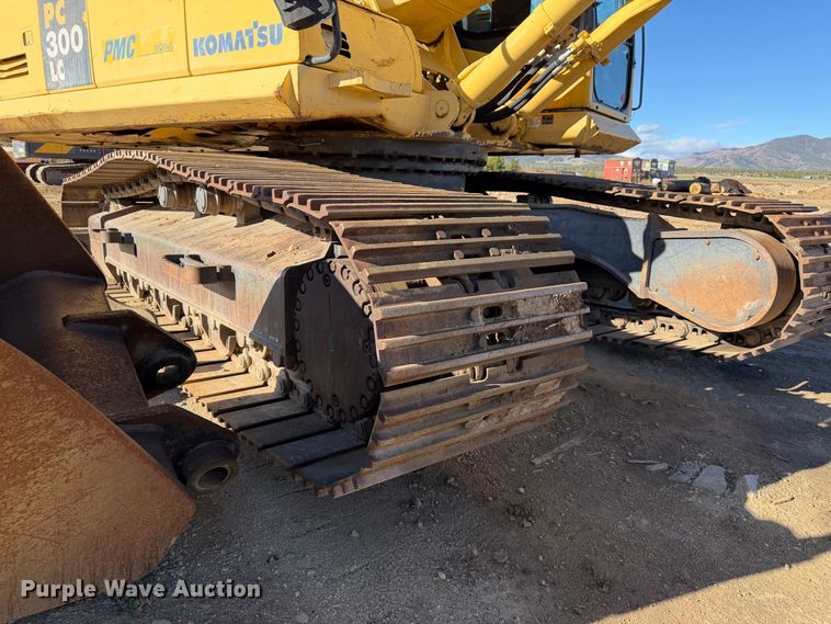 image for item IH9482 2006 Komatsu PC300LC-7E0 excavator