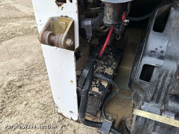 image for item OE9734 2008 Bobcat S150 skid steer loader