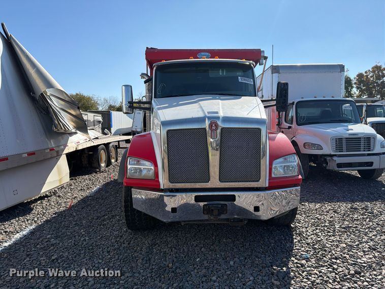 image for item YA1735 2021 Kenworth T880 dump truck