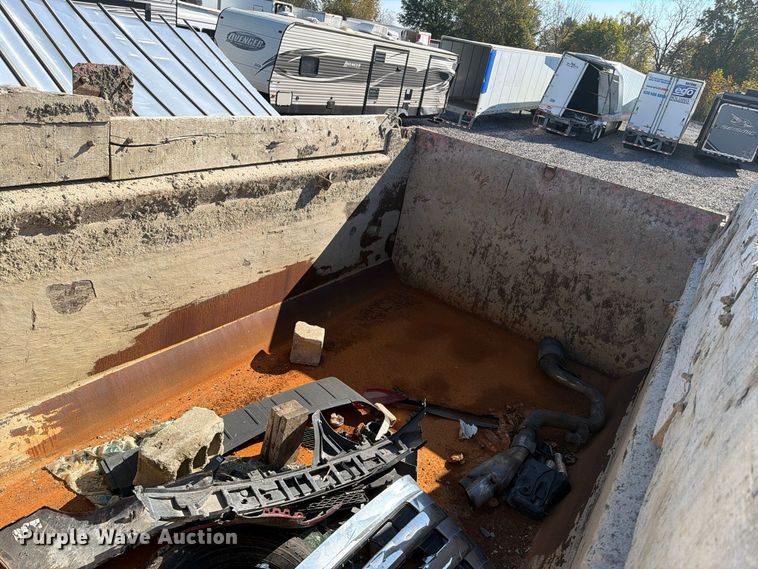 image for item YA1735 2021 Kenworth T880 dump truck