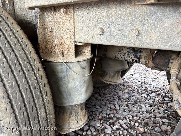image for item YA1735 2021 Kenworth T880 dump truck