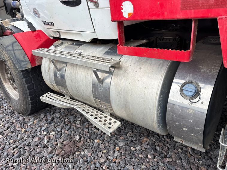 image for item YA1735 2021 Kenworth T880 dump truck