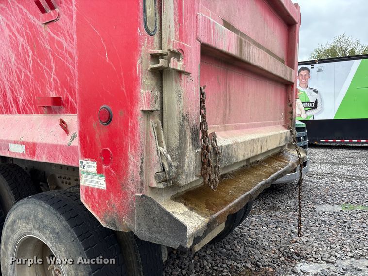image for item YA1735 2021 Kenworth T880 dump truck