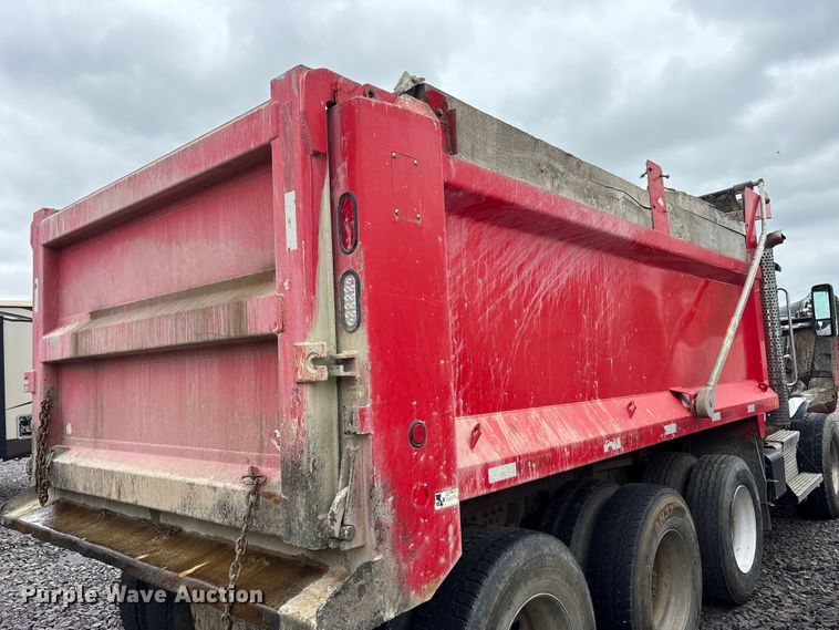 image for item YA1735 2021 Kenworth T880 dump truck