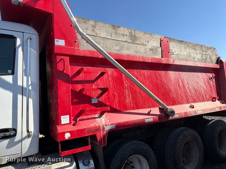 image for item YA1735 2021 Kenworth T880 dump truck