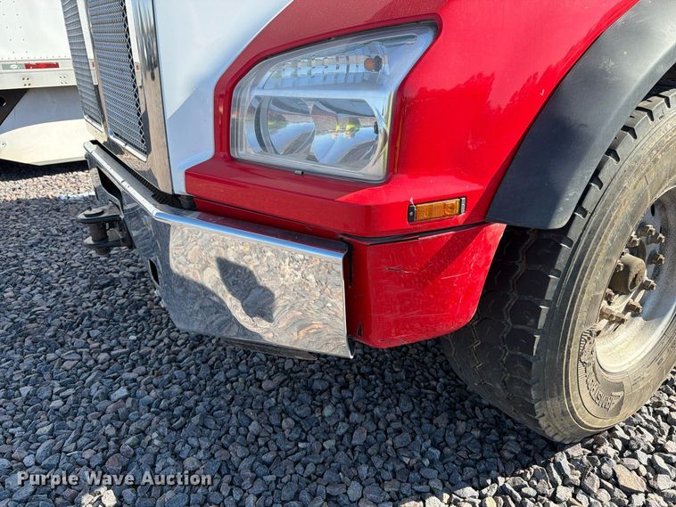 image for item YA1735 2021 Kenworth T880 dump truck