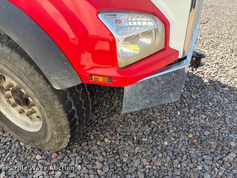 image for item YA1735 2021 Kenworth T880 dump truck