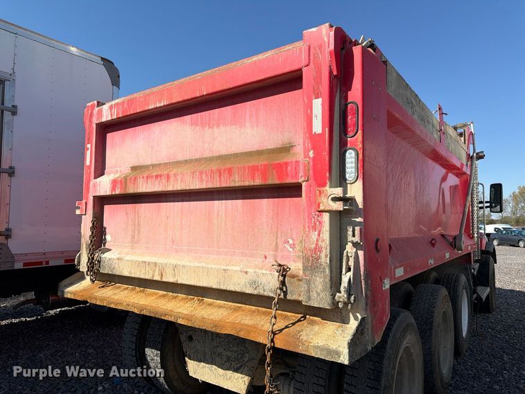 image for item YA1735 2021 Kenworth T880 dump truck