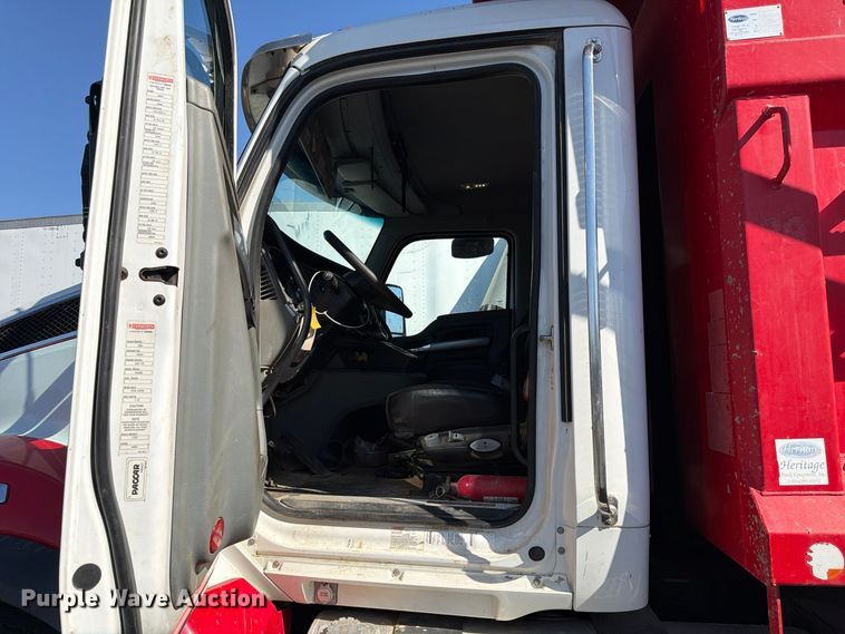 image for item YA1735 2021 Kenworth T880 dump truck