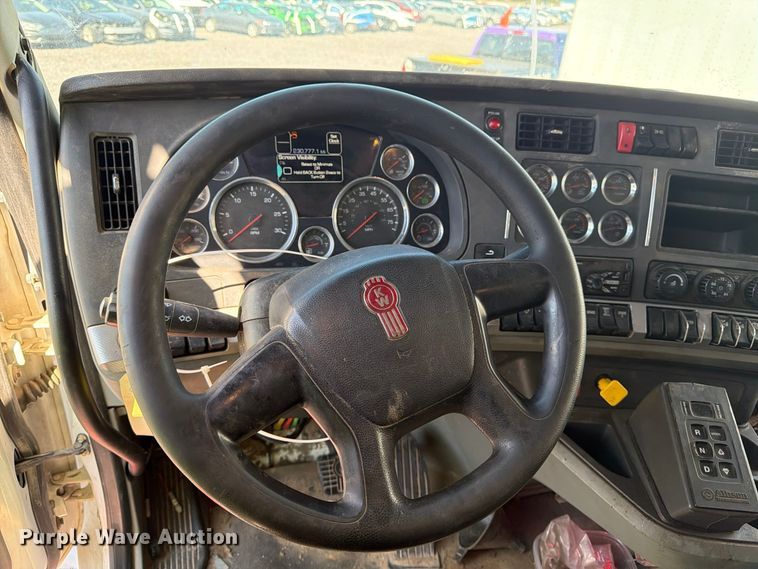 image for item YA1735 2021 Kenworth T880 dump truck