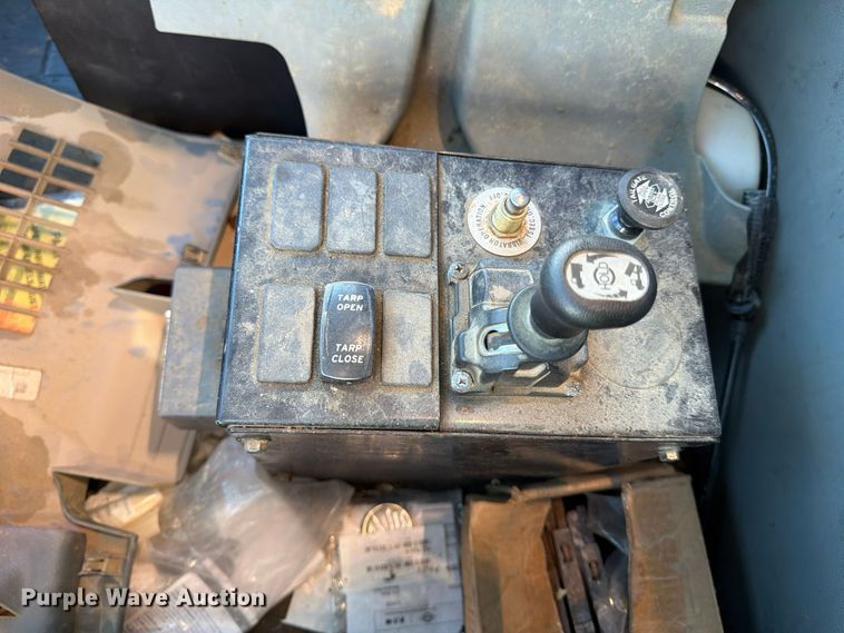 image for item YA1735 2021 Kenworth T880 dump truck