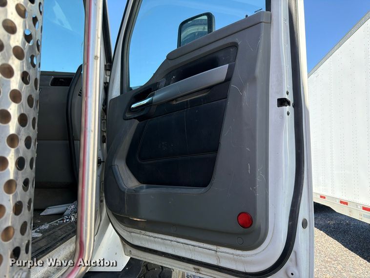 image for item YA1735 2021 Kenworth T880 dump truck