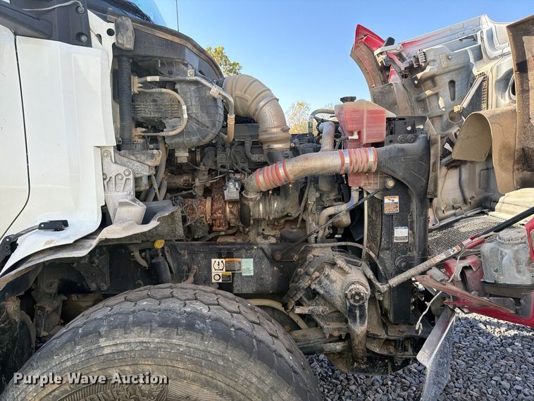 image for item YA1735 2021 Kenworth T880 dump truck