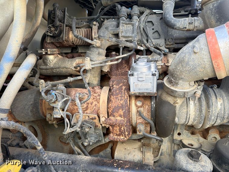 image for item YA1735 2021 Kenworth T880 dump truck