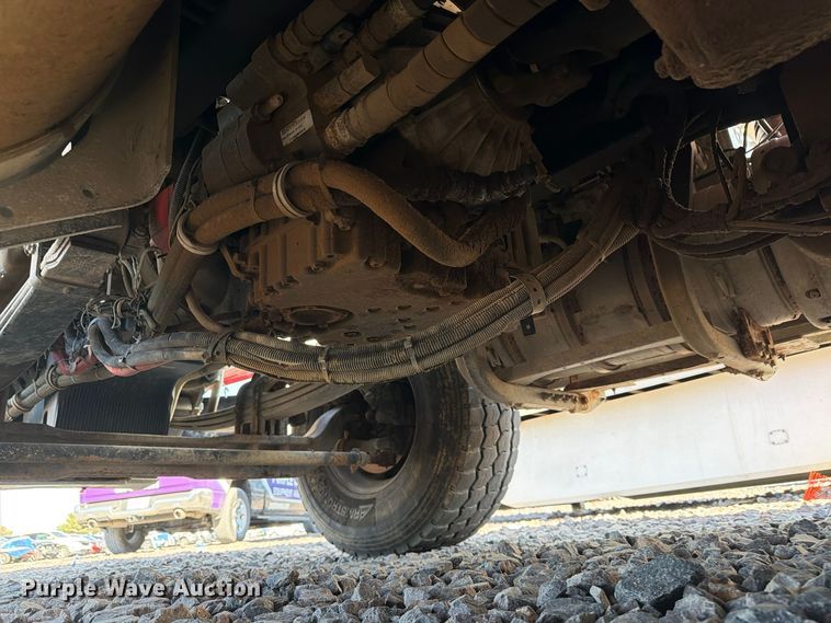 image for item YA1735 2021 Kenworth T880 dump truck