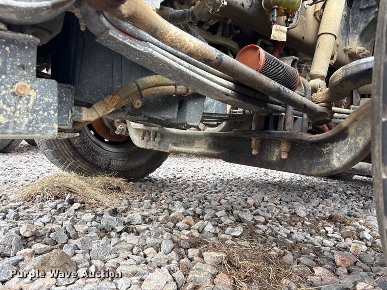 image for item YA1735 2021 Kenworth T880 dump truck