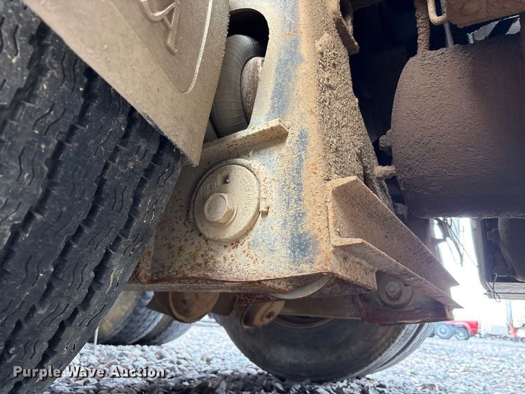 image for item YA1735 2021 Kenworth T880 dump truck
