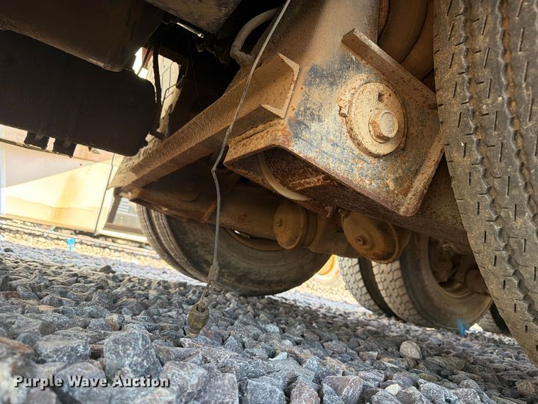 image for item YA1735 2021 Kenworth T880 dump truck