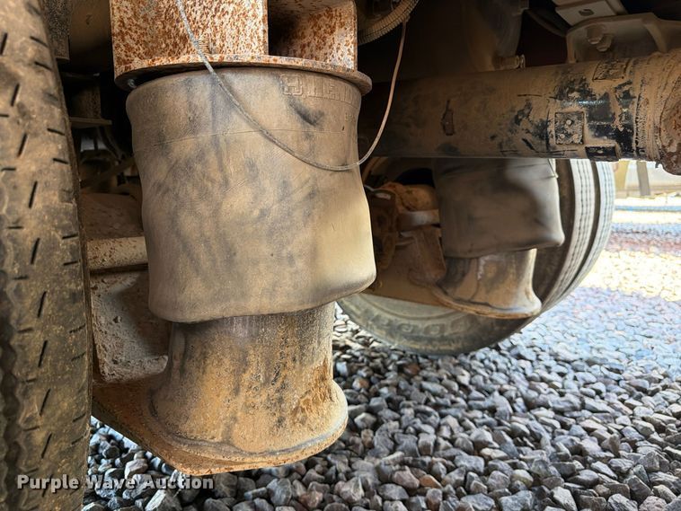 image for item YA1735 2021 Kenworth T880 dump truck