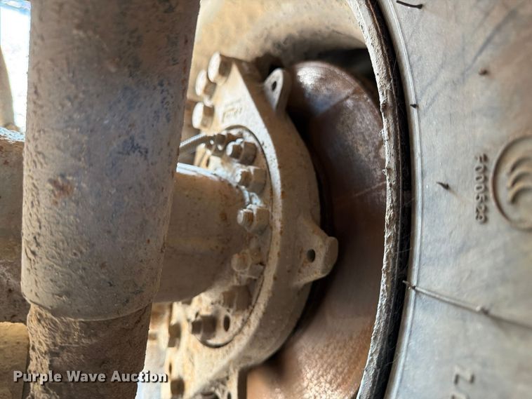 image for item YA1735 2021 Kenworth T880 dump truck