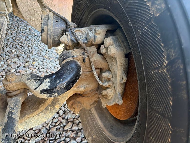 image for item YA1735 2021 Kenworth T880 dump truck