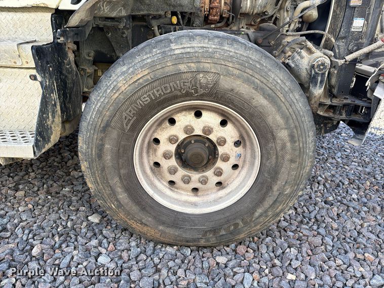 image for item YA1735 2021 Kenworth T880 dump truck