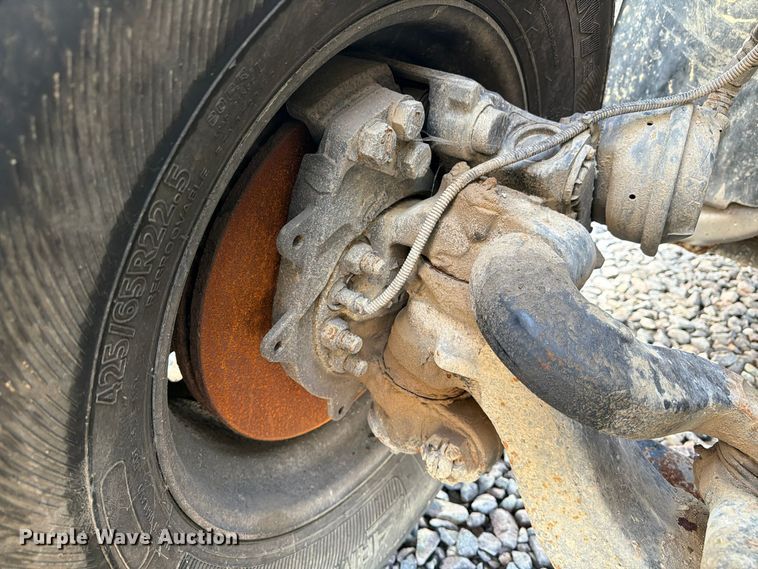 image for item YA1735 2021 Kenworth T880 dump truck