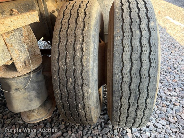 image for item YA1735 2021 Kenworth T880 dump truck