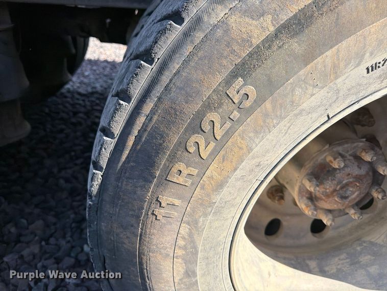 image for item YA1735 2021 Kenworth T880 dump truck