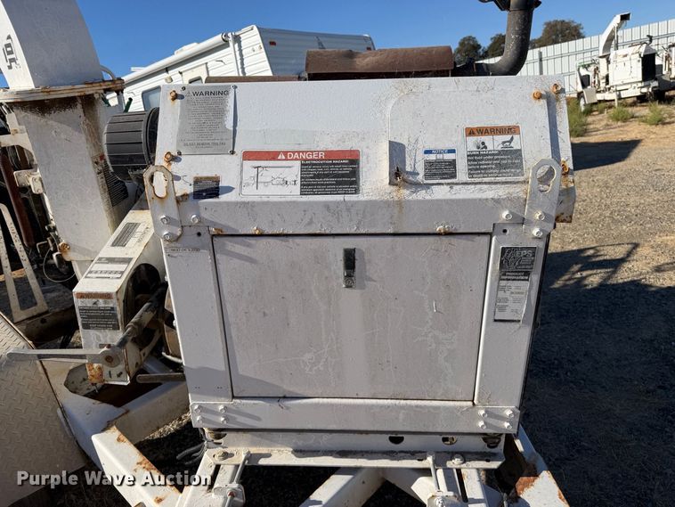image for item YA3751 2011 Altec DC912A wood chipper