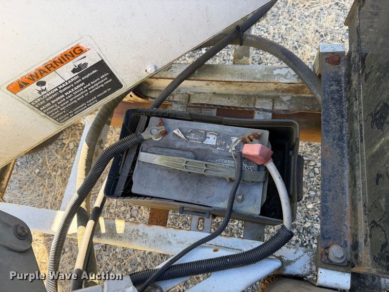 image for item YA3751 2011 Altec DC912A wood chipper