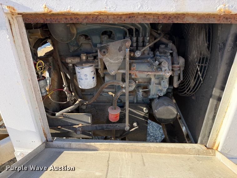 image for item YA3751 2011 Altec DC912A wood chipper