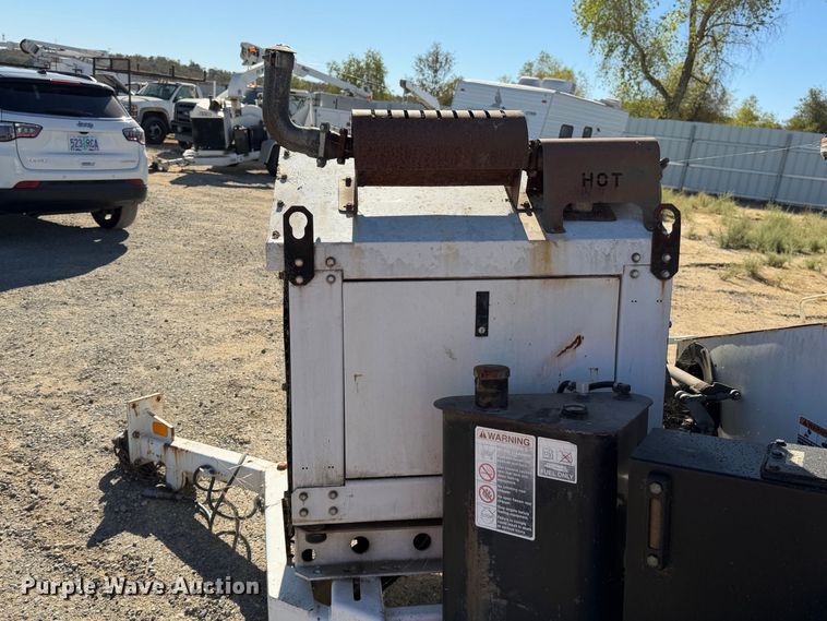 image for item YA3752 2012 Altec DC912A wood chipper