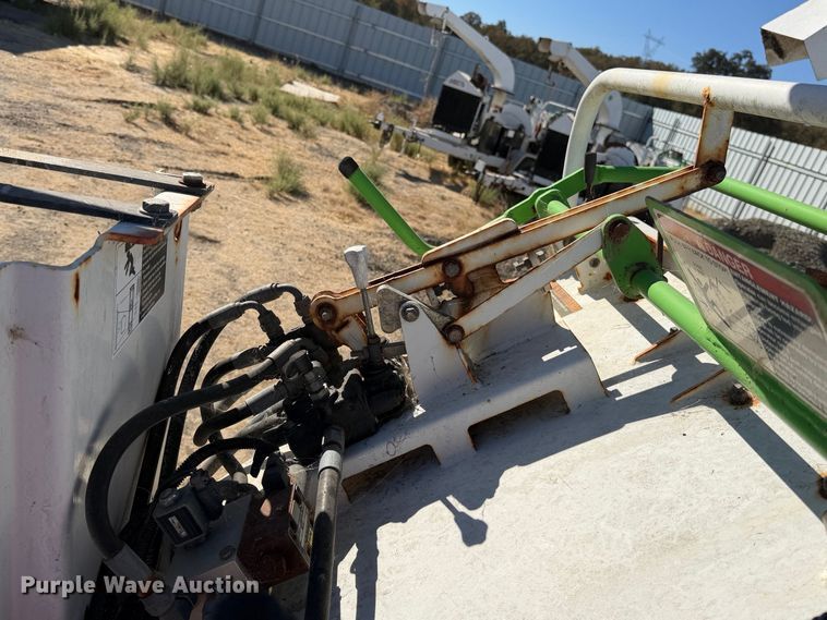 image for item YA3752 2012 Altec DC912A wood chipper