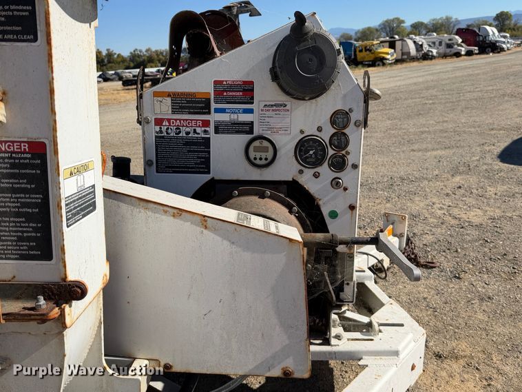 image for item YA3752 2012 Altec DC912A wood chipper