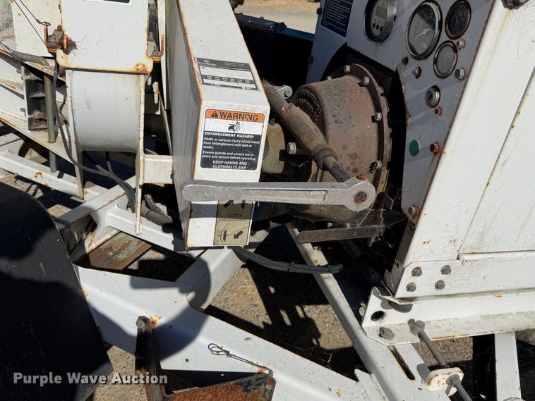 image for item YA3752 2012 Altec DC912A wood chipper
