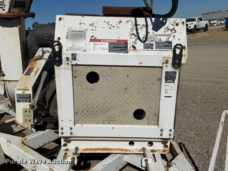 image for item YA3753 2011 Altec DC912A wood chipper