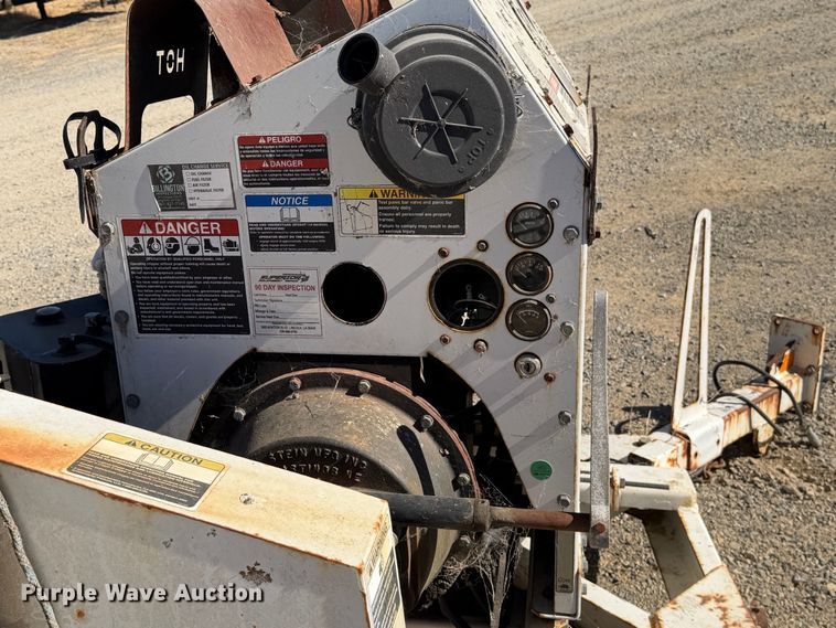 image for item YA3753 2011 Altec DC912A wood chipper