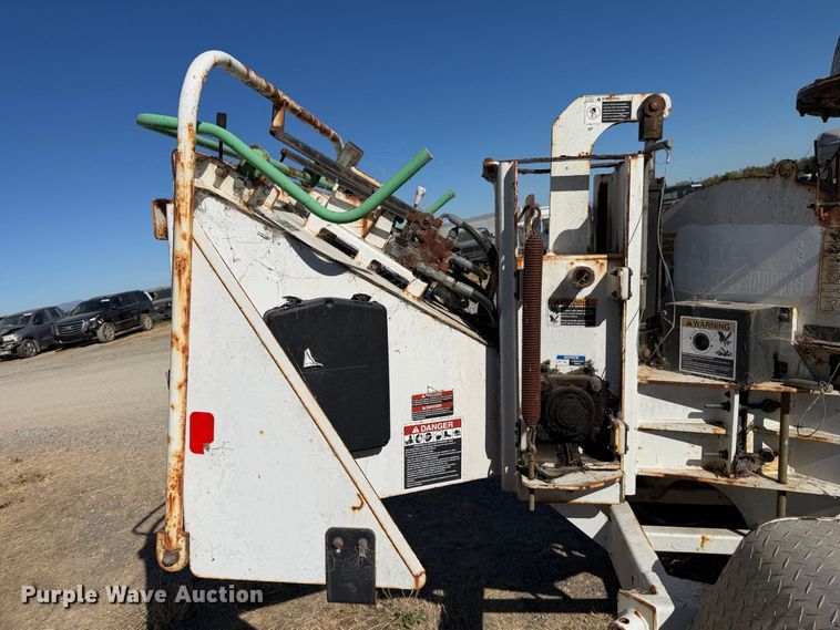 image for item YA3753 2011 Altec DC912A wood chipper