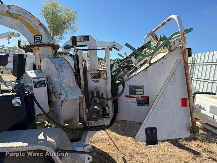 image for item YA3753 2011 Altec DC912A wood chipper