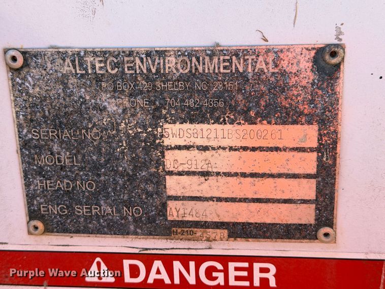 image for item YA3753 2011 Altec DC912A wood chipper