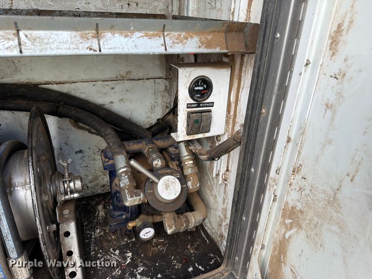 image for item YA3824 2016 Kenworth T370 utility / service truck
