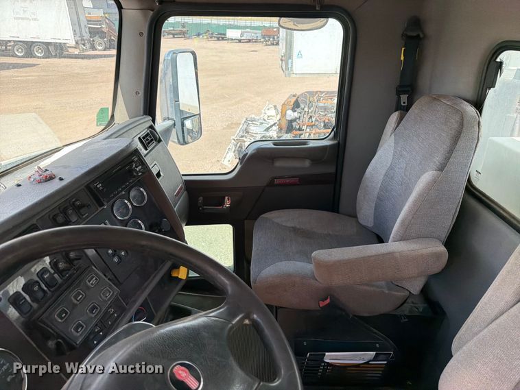 image for item YA3824 2016 Kenworth T370 utility / service truck