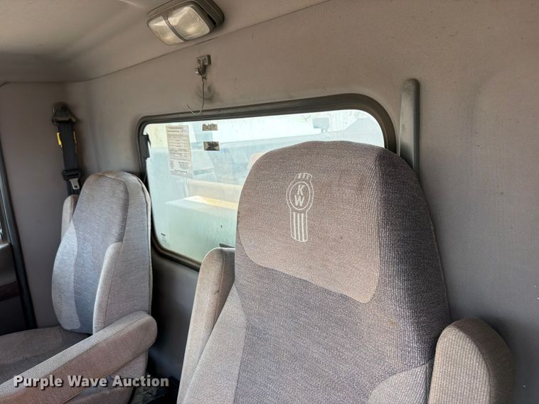 image for item YA3824 2016 Kenworth T370 utility / service truck
