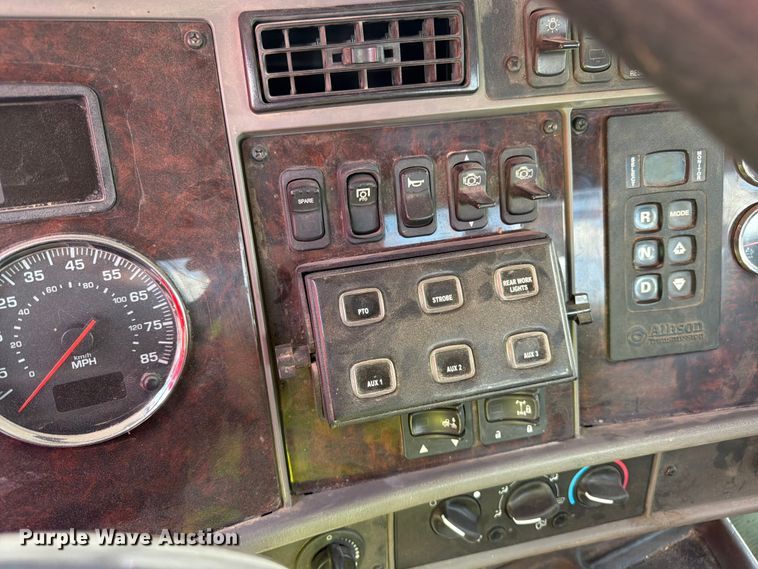 image for item YA3824 2016 Kenworth T370 utility / service truck