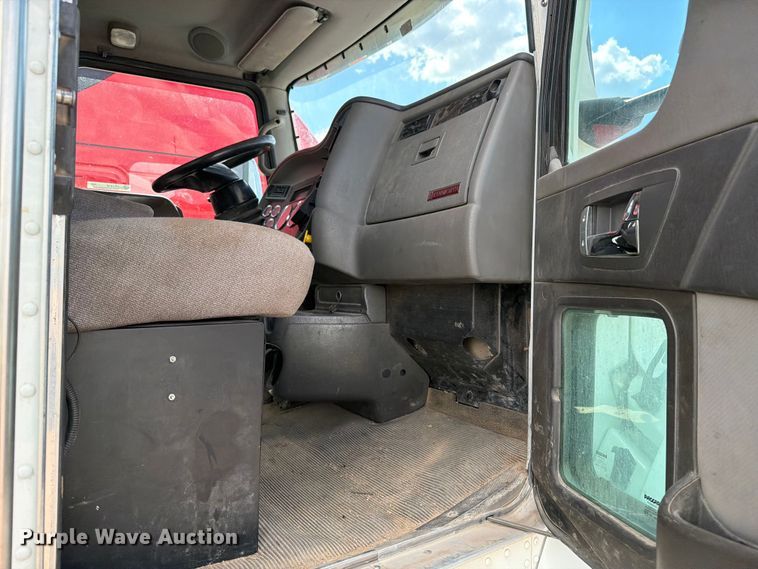 image for item YA3824 2016 Kenworth T370 utility / service truck